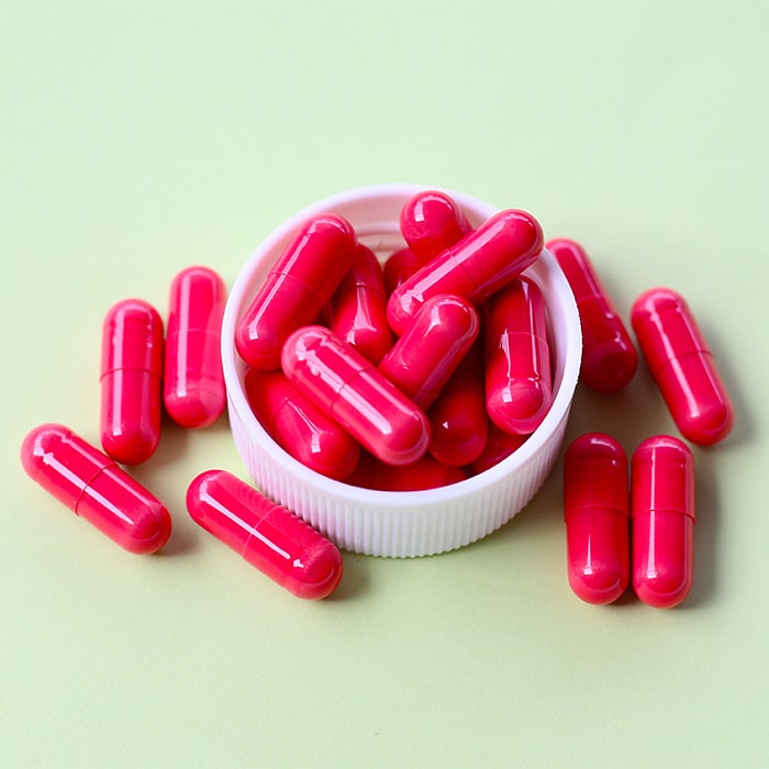 Las cápsulas protegen las bacterias probióticas y favorecen su llegada al intestino, potenciando así sus beneficios.